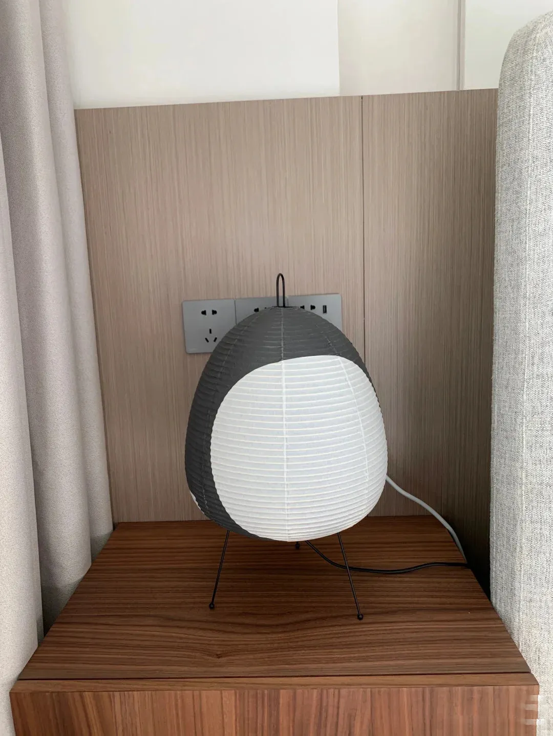 Akari 1A Series Table Lamp, Noguchi Lamp