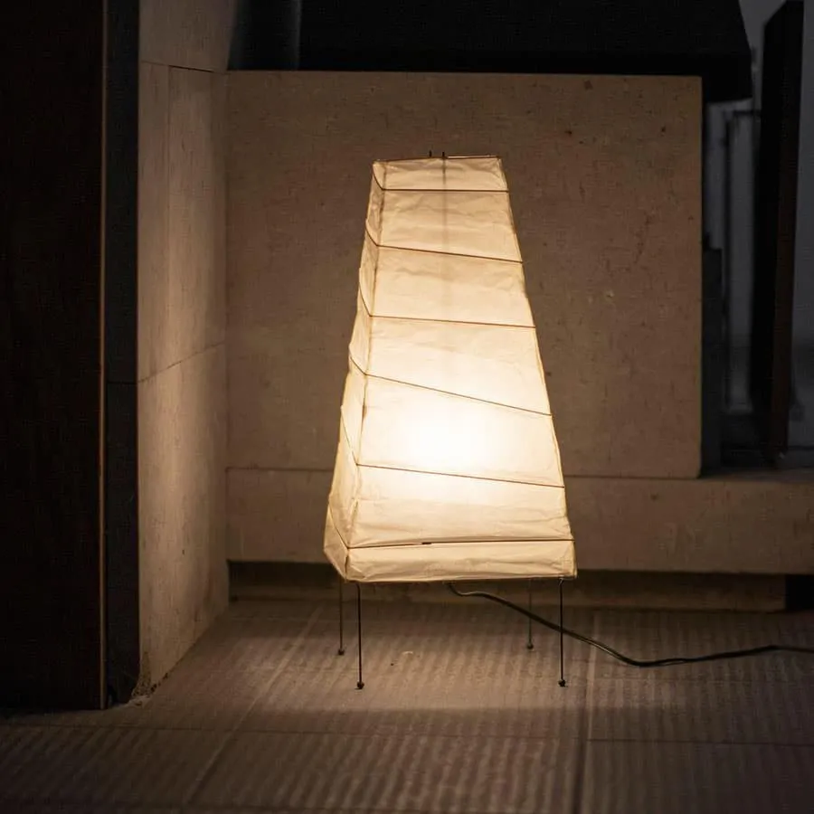 Akari 4N Table Lamp