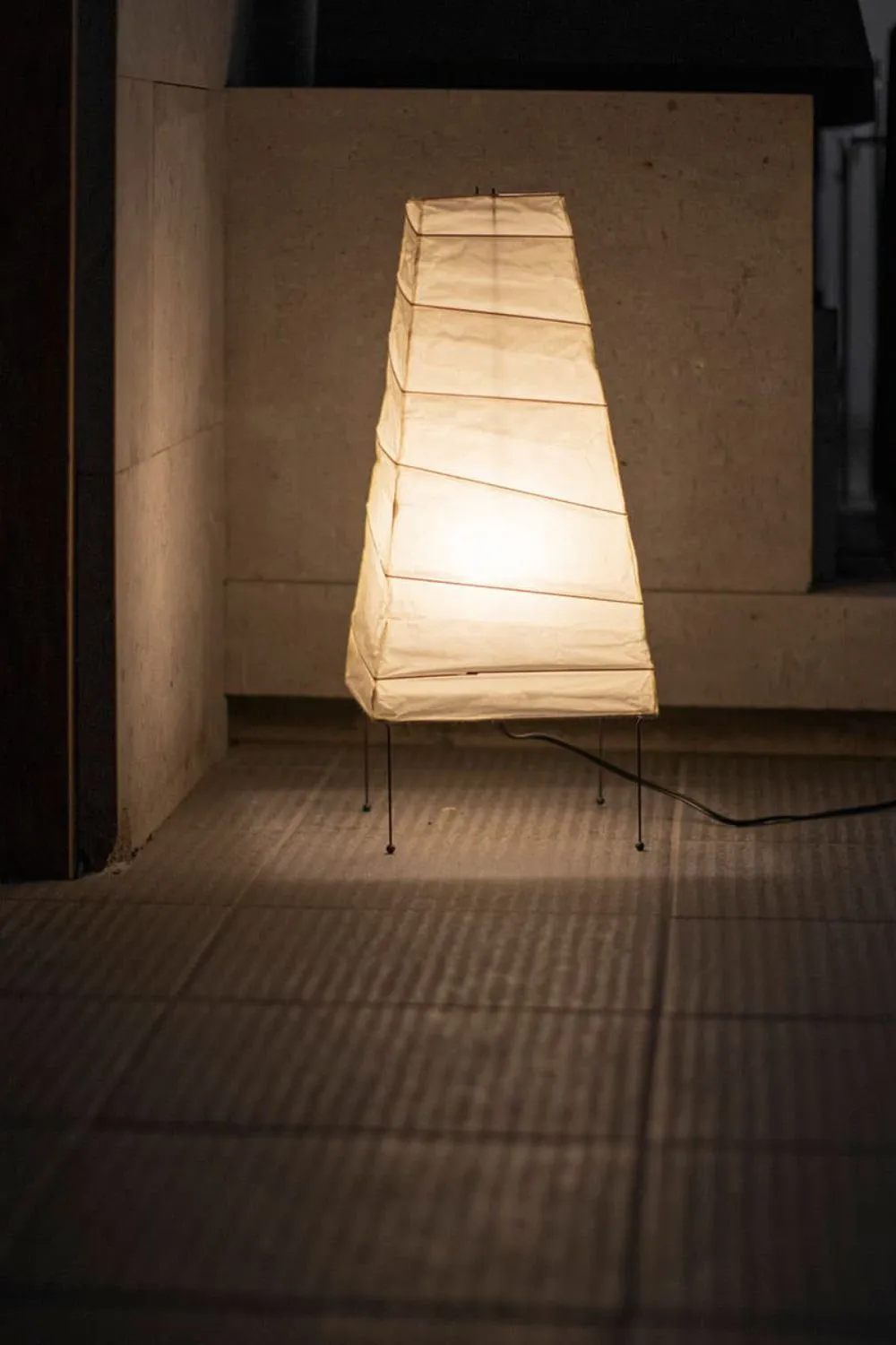 Akari 4N Table Lamp