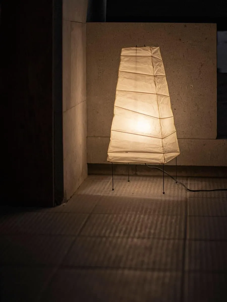 Akari 4N Table Lamp