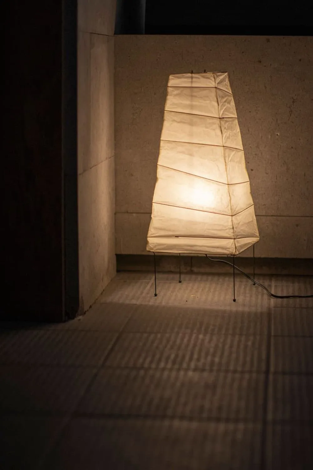 Akari 4N Table Lamp